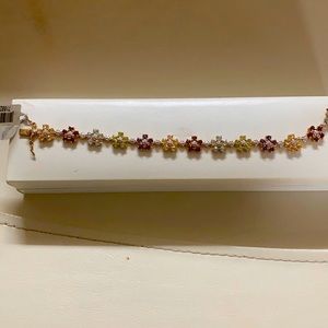 Stunning beautiful bracelet flower 18k Silver